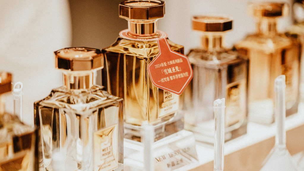 Perfumes de verão: especialista indica fragrâncias ideais para unir frescor, leveza e elegância nos dias quentes