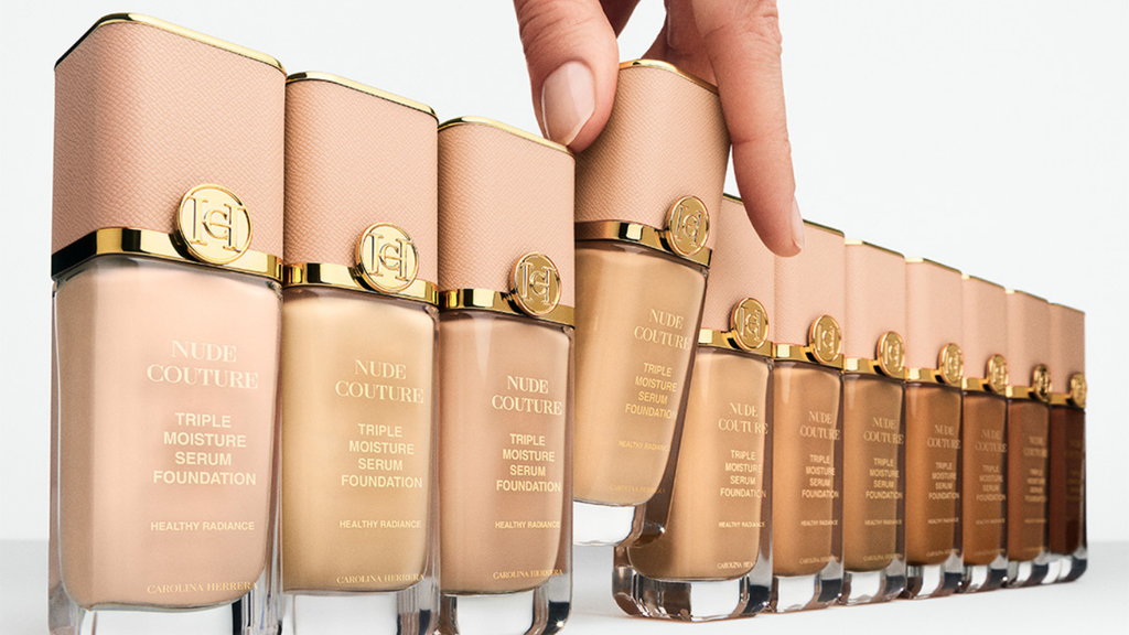Carolina Herrera apresenta Base Nude Couture Triple Moisture Serum